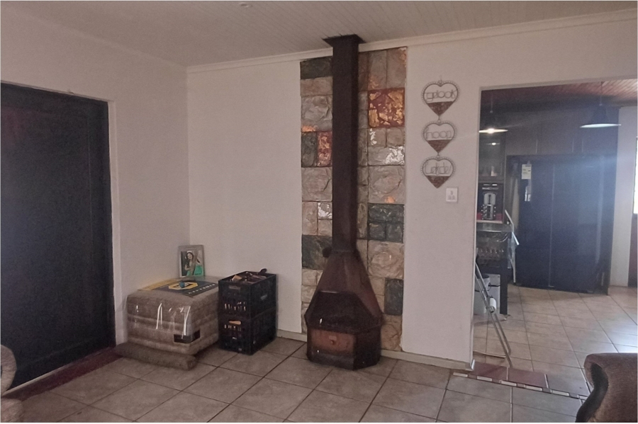 3 Bedroom Property for Sale in Pacaltsdorp Western Cape